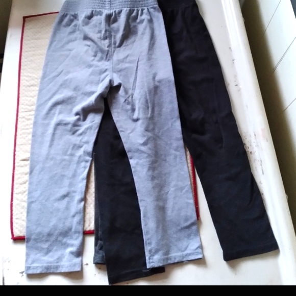 Sold Boys Sweatpants 5T - Picture 6 of 6